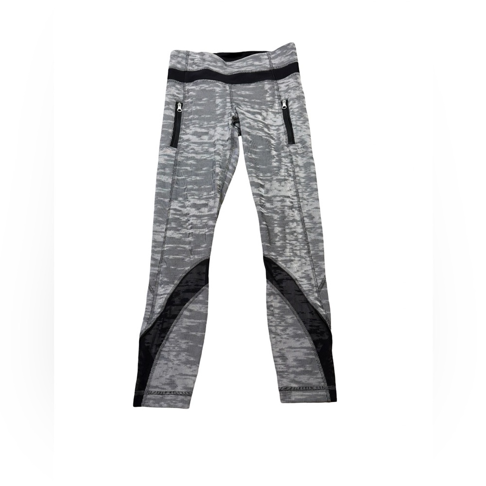 ✨🖤 Lululemon Inspire Tight II 24” Crop Gray Print Size‎ 4 🖤✨
